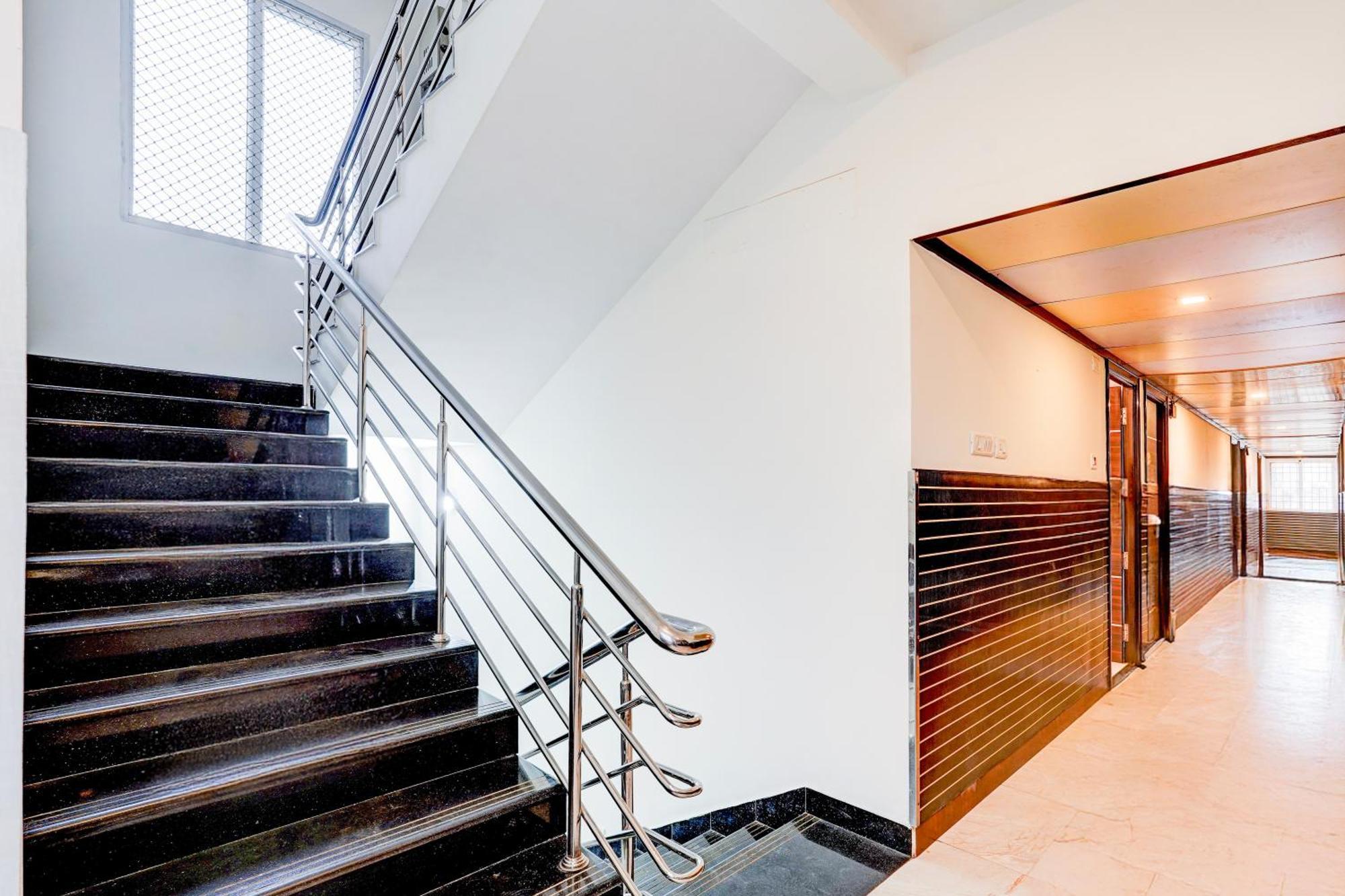 Super Townhouse Chennai Near Airport Formerly Sai Bala Budget Bagian luar foto